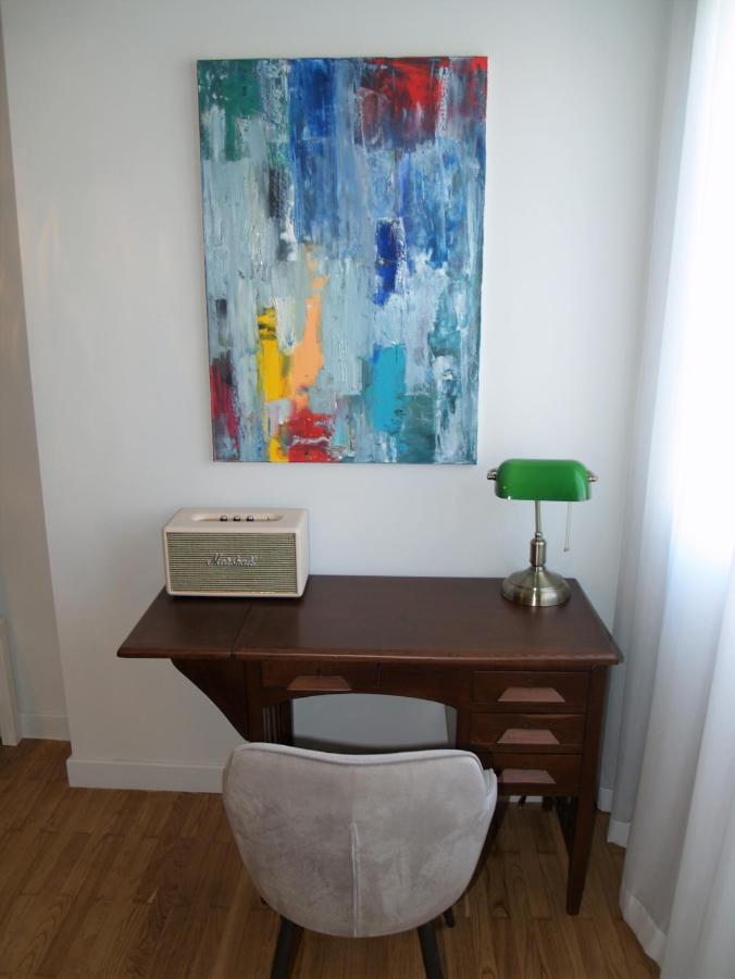 Mrs Holiday Apartment Афины Экстерьер фото