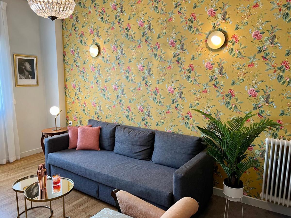 Mrs Holiday Apartment Афины Экстерьер фото