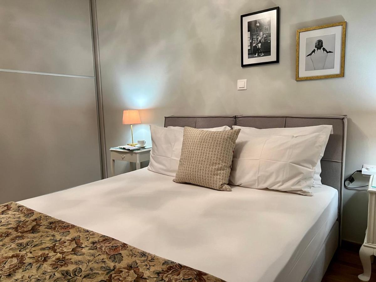 Mrs Holiday Apartment Афины Экстерьер фото