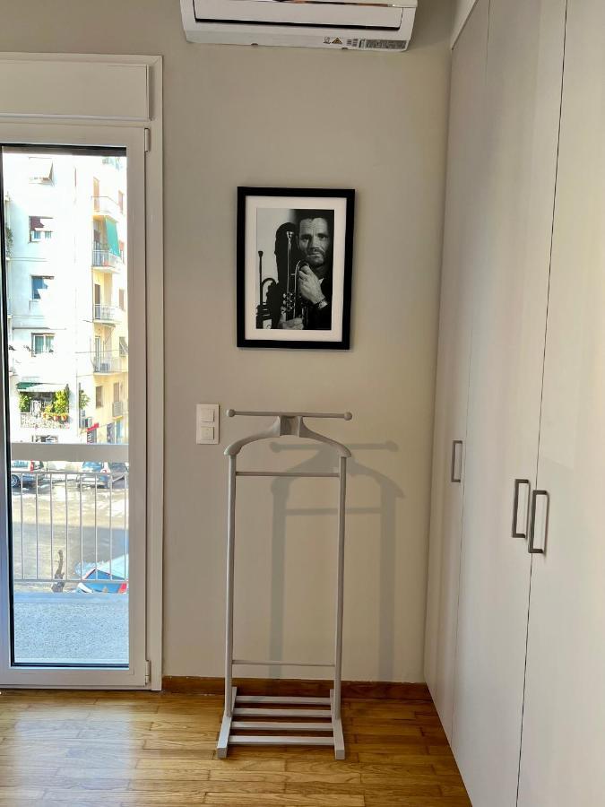 Mrs Holiday Apartment Афины Экстерьер фото