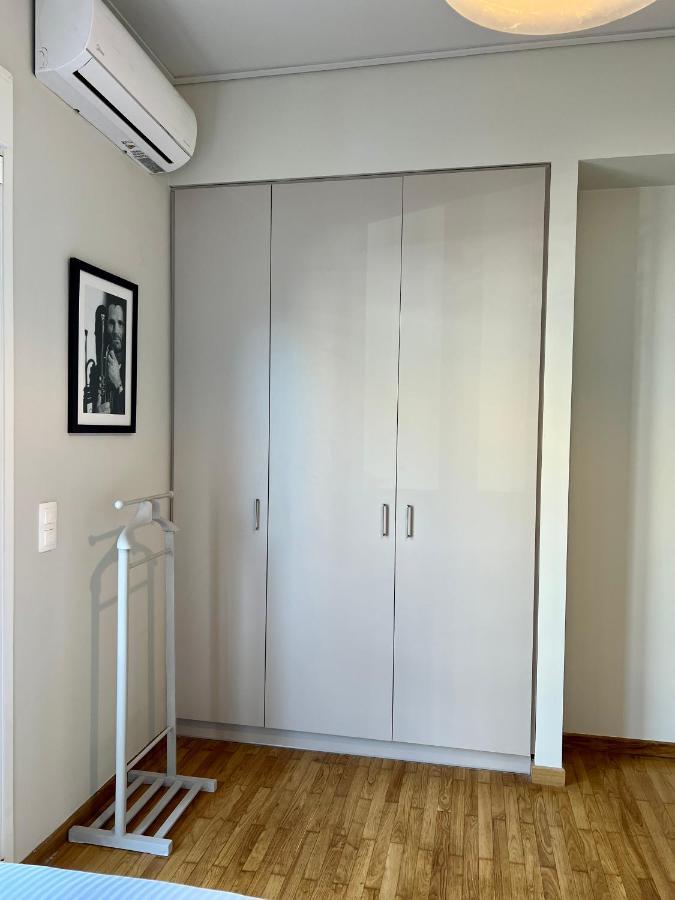 Mrs Holiday Apartment Афины Экстерьер фото