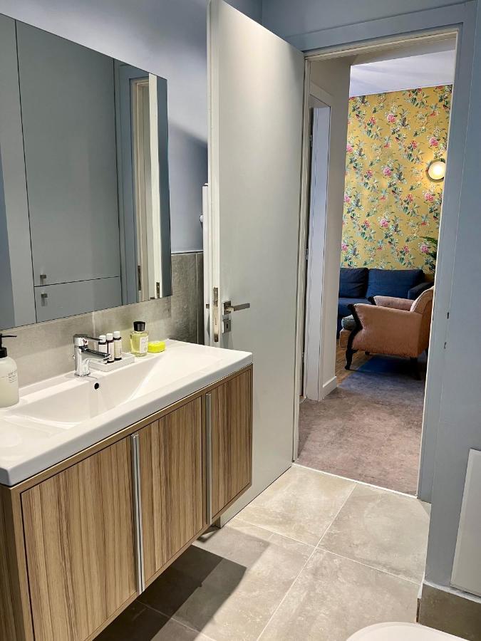Mrs Holiday Apartment Афины Экстерьер фото
